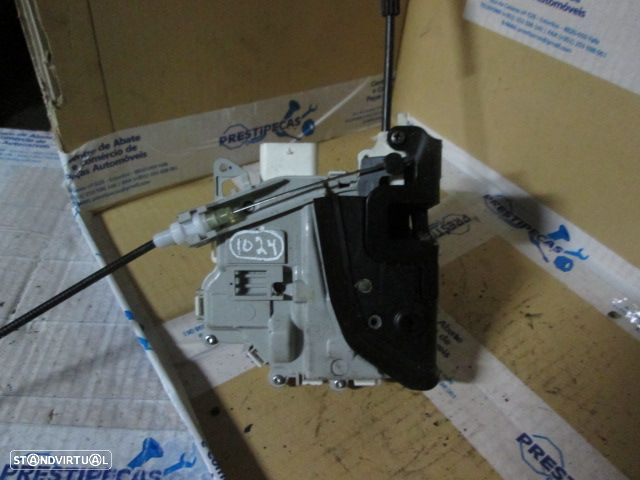 Fecho 8K0839015C AUDI A5 2013 TE ELETRICO - 2