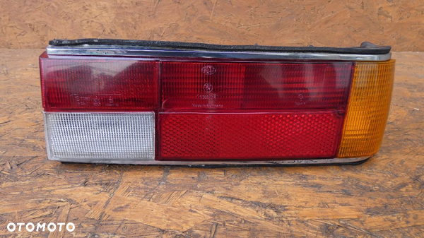 BMW E24 LAMPA PRAWY TYŁ KOMPLETNA