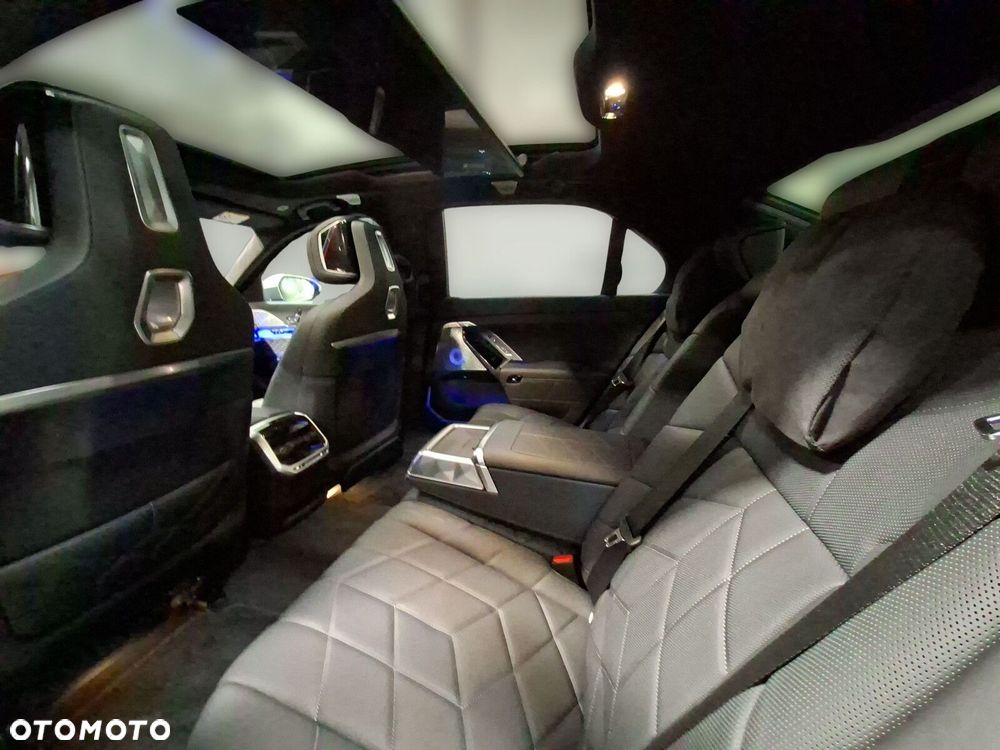 BMW Seria 7 - 17