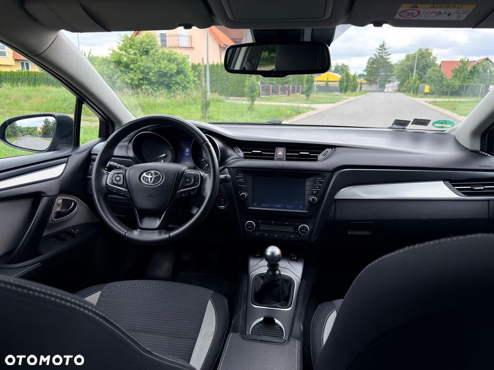 Toyota Avensis 2.0 D-4D Premium - 32