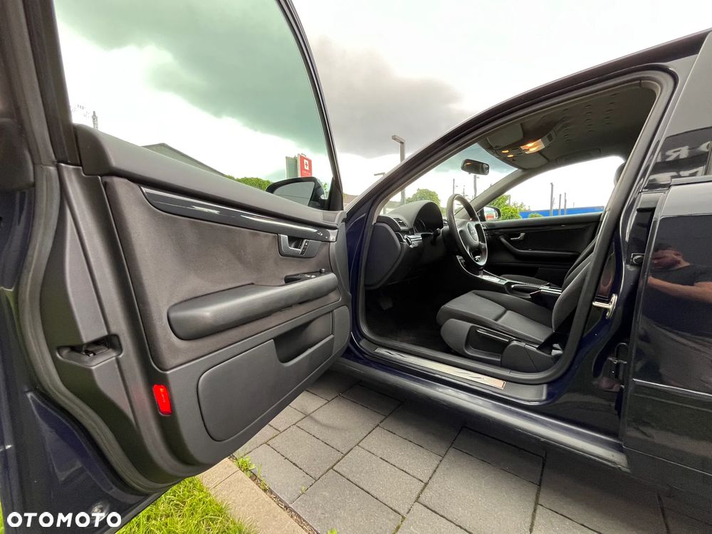 Audi A4 Limousine - 9