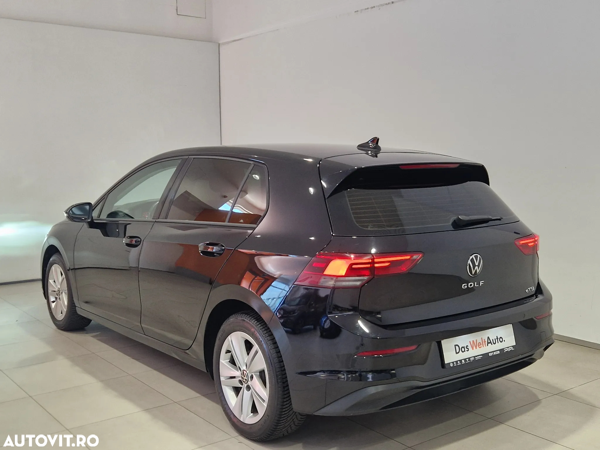 Volkswagen Golf 1.0 eTSI DSG MHEV Life - 3