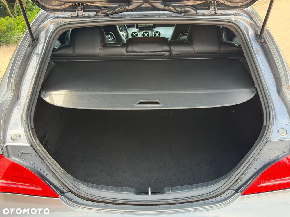 Mercedes-Benz CLA 250 4Matic 7G-DCT AMG Line - 23