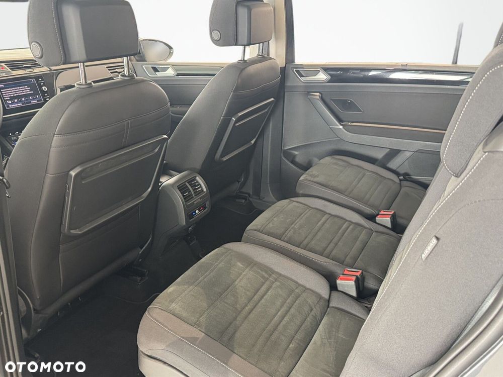 Volkswagen Touran - 14