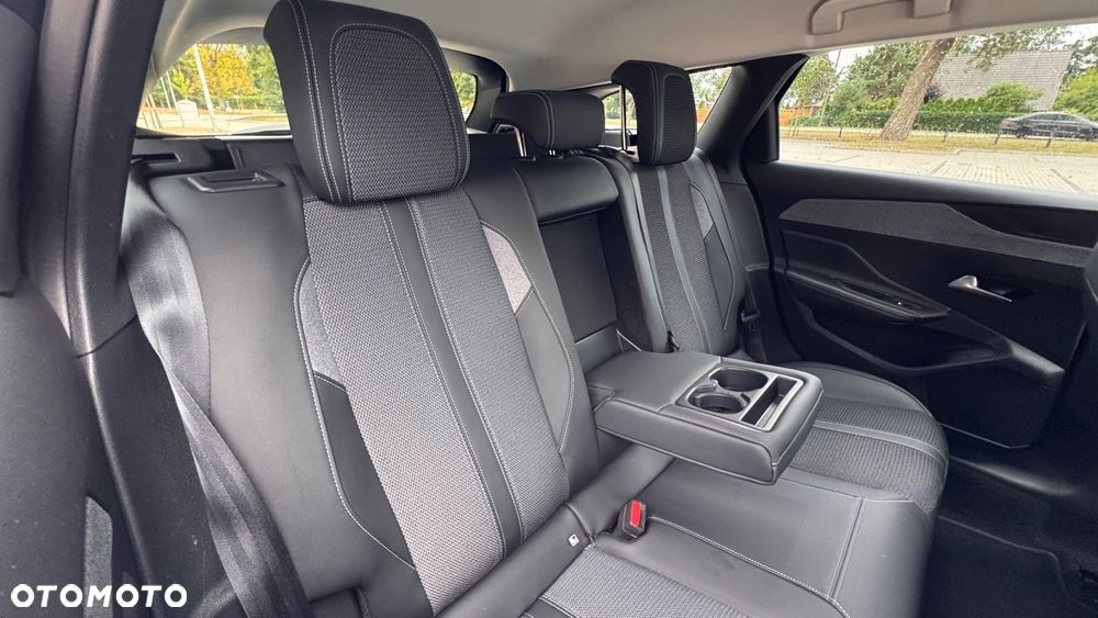 Peugeot 308 BlueHDi 130 EAT8 Allure - 32