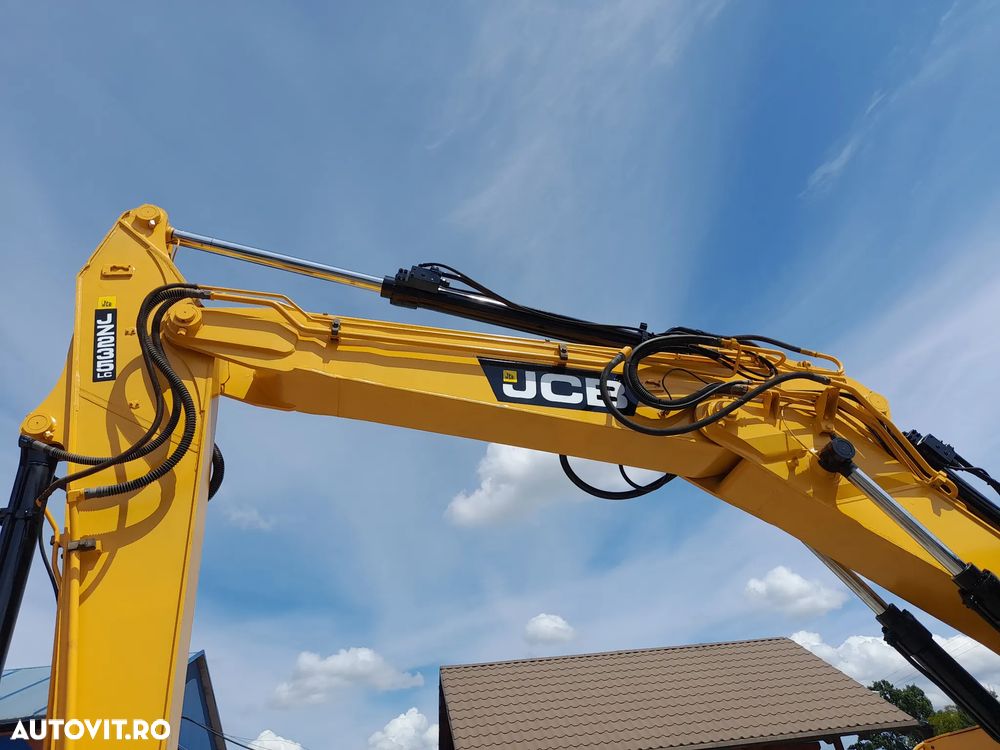 JCB JZ235LC - 9