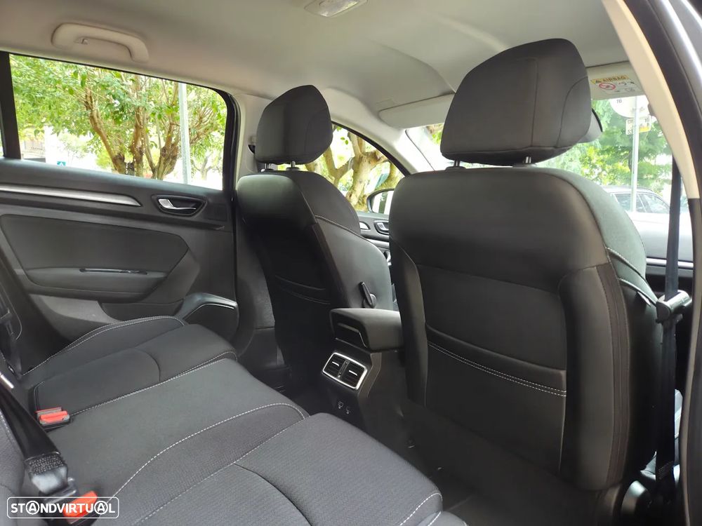 Renault Mégane Sport Tourer 1.6 E-Tech Plug-In Zen - 30