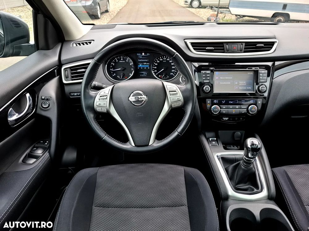 Nissan Qashqai 1.6 DIG-T N-Connecta - 16