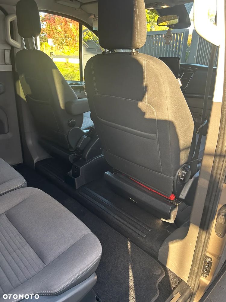 Ford Tourneo Custom - 10