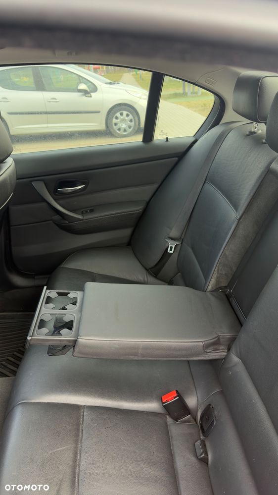 BMW Seria 3 325i - 39