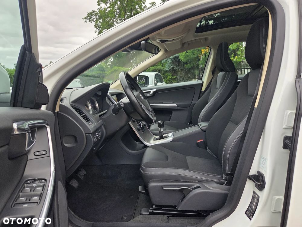 Volvo XC 60 D3 Momentum - 10