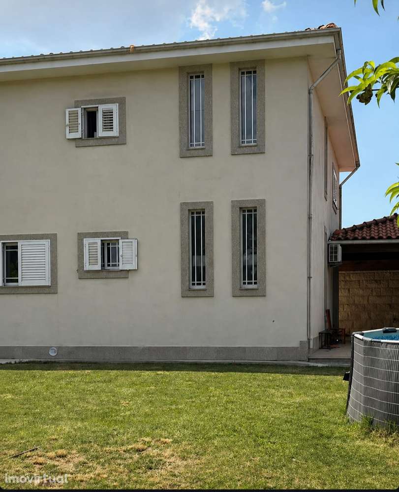 Moradia Isolada Mobilada e Equipada, com Area Exterior generosa - Grande imagem: 3/23