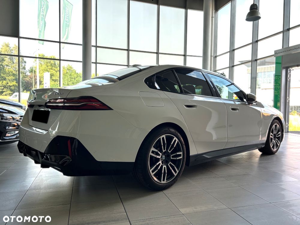BMW Seria 5 520i mHEV M Sport sport - 7
