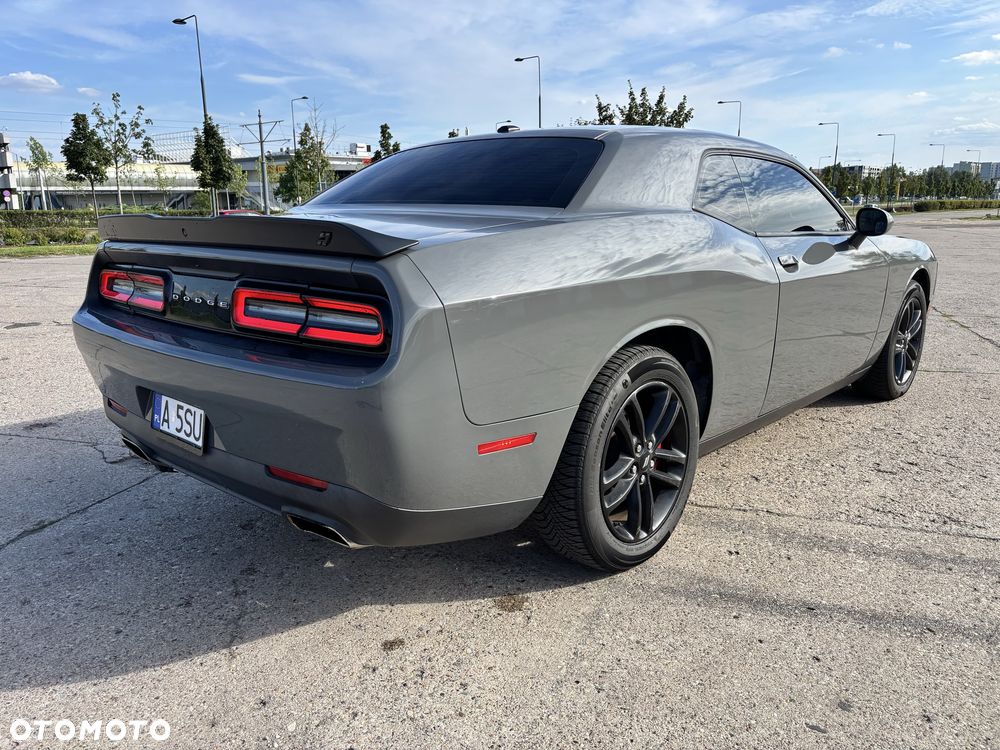 Dodge Challenger - 4