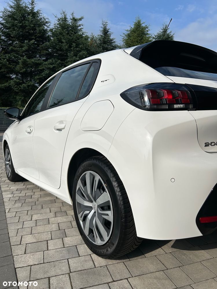 Peugeot 208 - 10