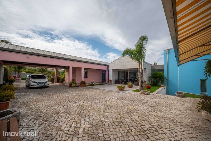 Excelente quinta com 34.876 m2 com moradia de autor - Grande imagem: 5/10