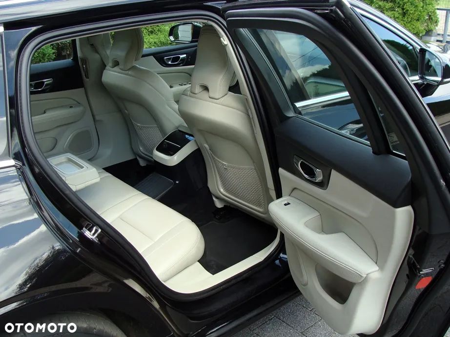 Volvo V60 T6 AWD Recharge Geartronic Inscription Expression - 14