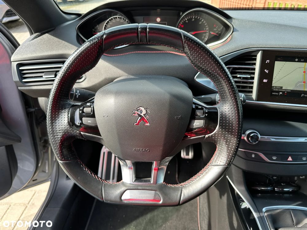 Peugeot 308 - 8
