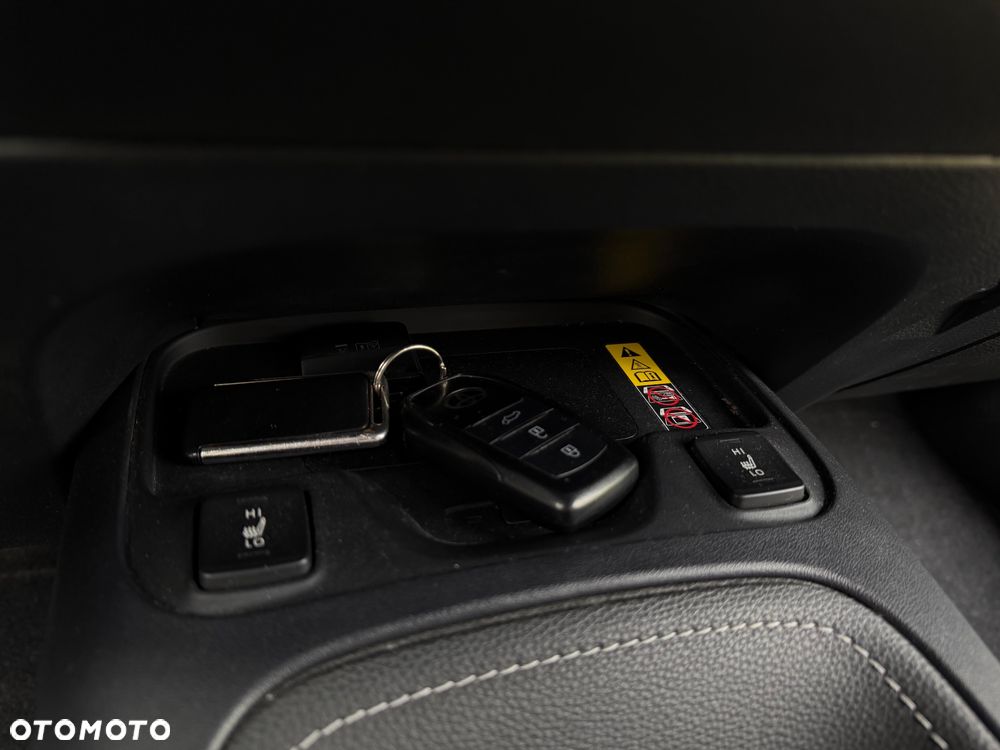 Toyota Corolla 1.8 Hybrid Executive - 19