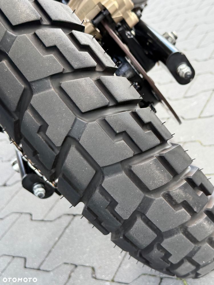 Royal Enfield Himalayan - 12