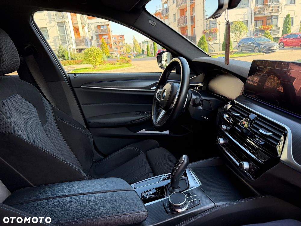 BMW Seria 5 520d xDrive M Sport sport - 10
