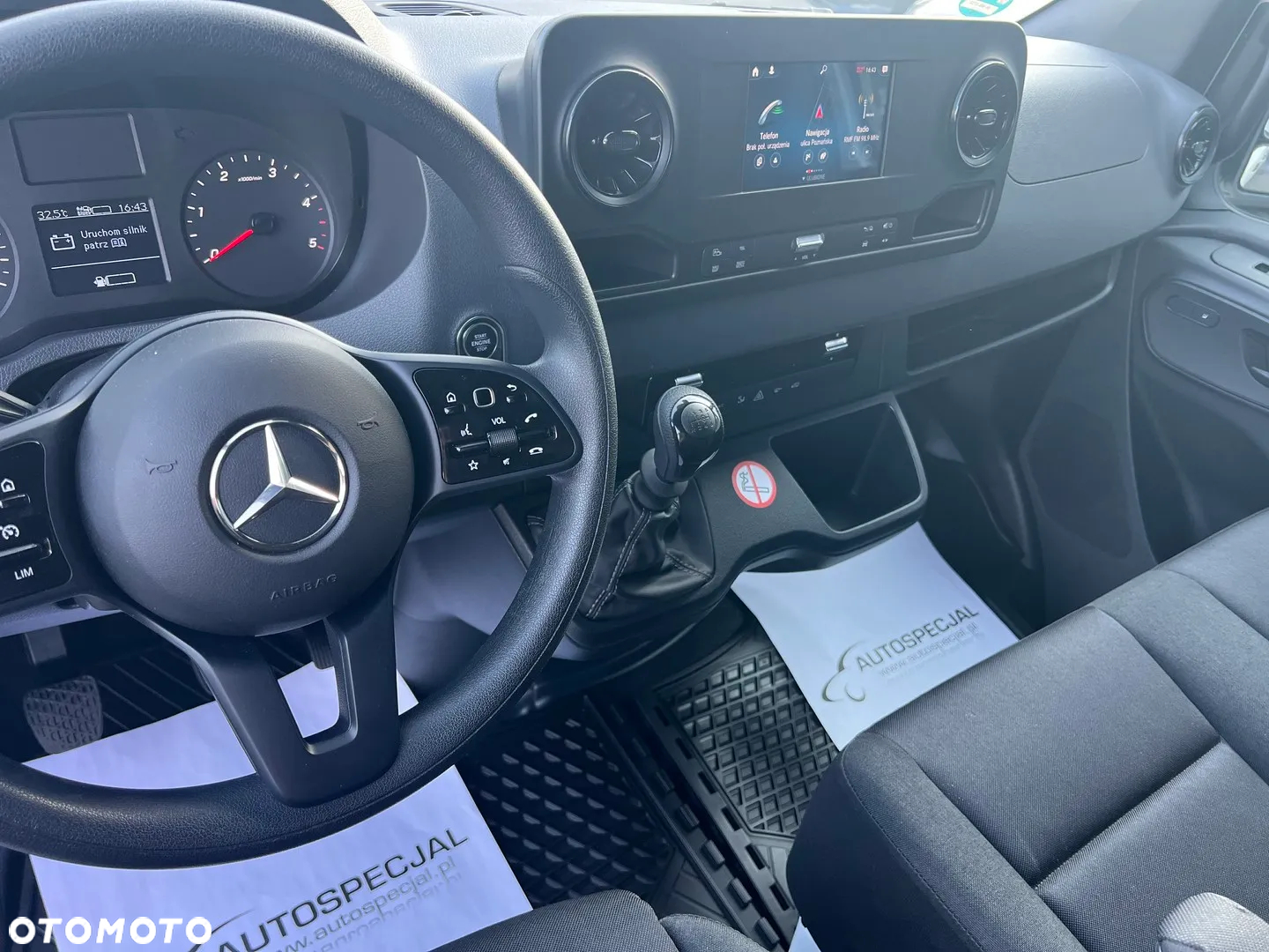 Mercedes-Benz Sprinter - 11