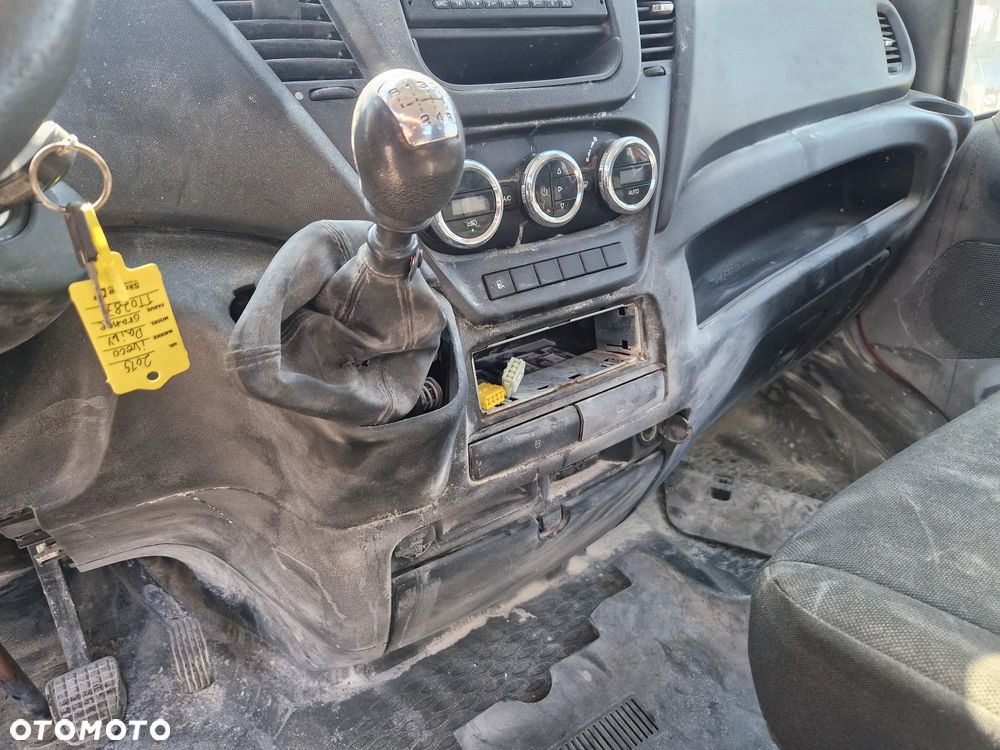 Iveco Daily do 3,5T 3.0 170 PS Na Blizniakach Laweta Pomoc Droga Najazd - 23