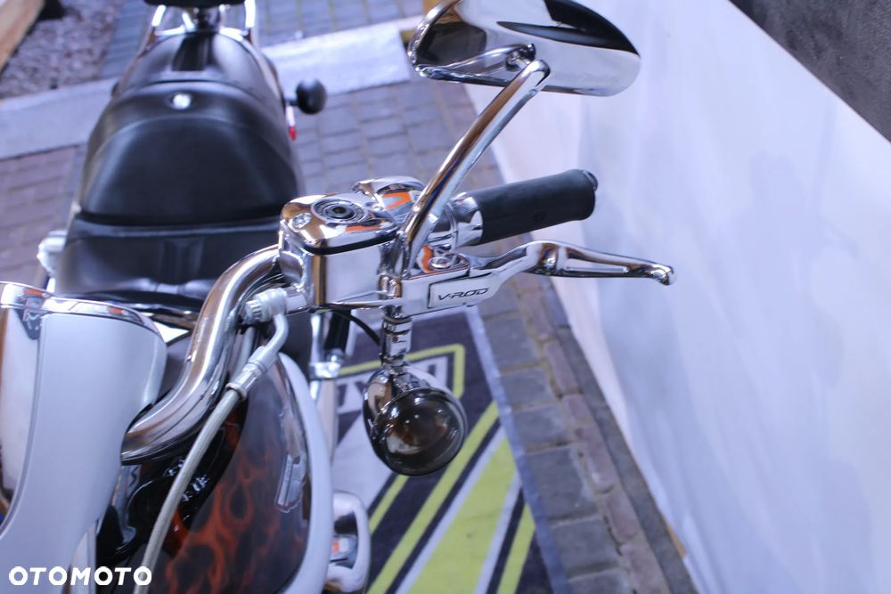 Harley-Davidson V-Rod Street Rod - 20