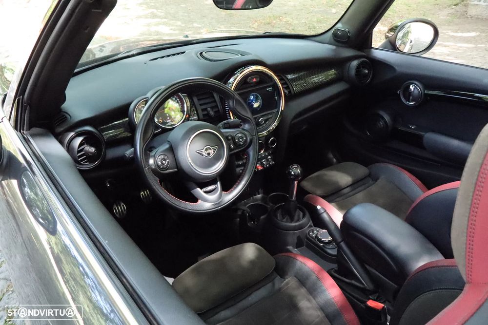 MINI Cabrio John Cooper Works - 15