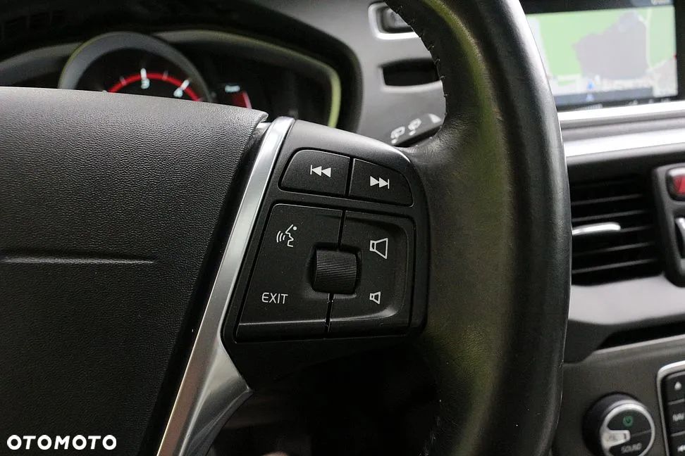 Volvo V40 D4 Summum - 30