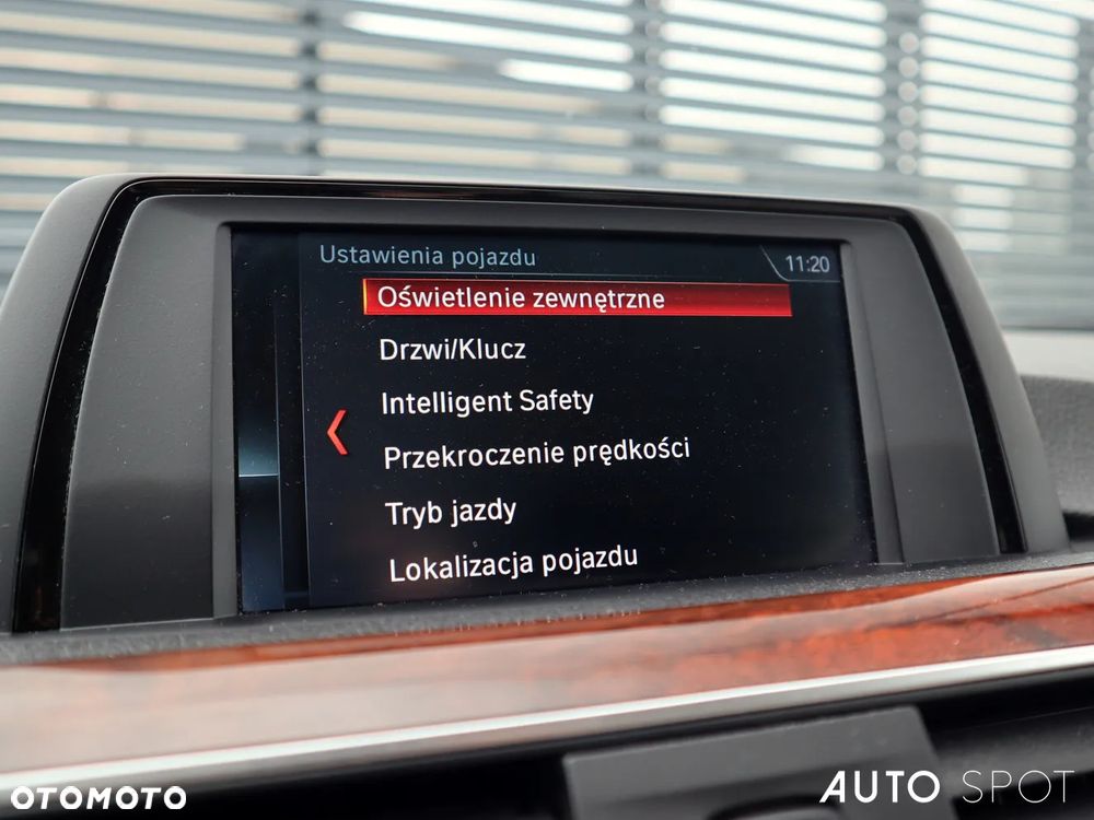 BMW Seria 3 320d xDrive Advantage - 24
