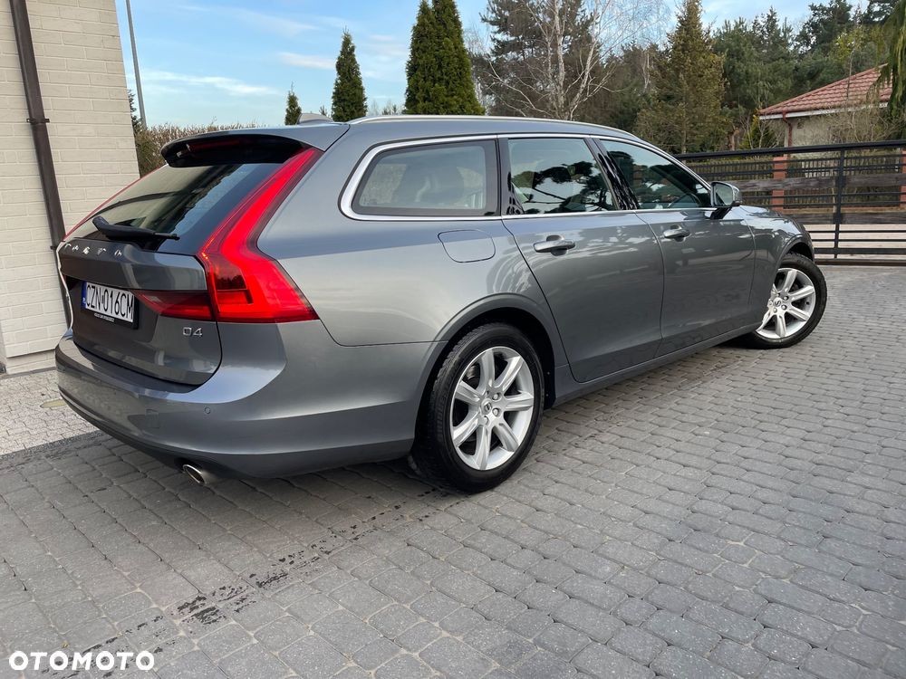 Volvo V90 D4 Geartronic Momentum - 22