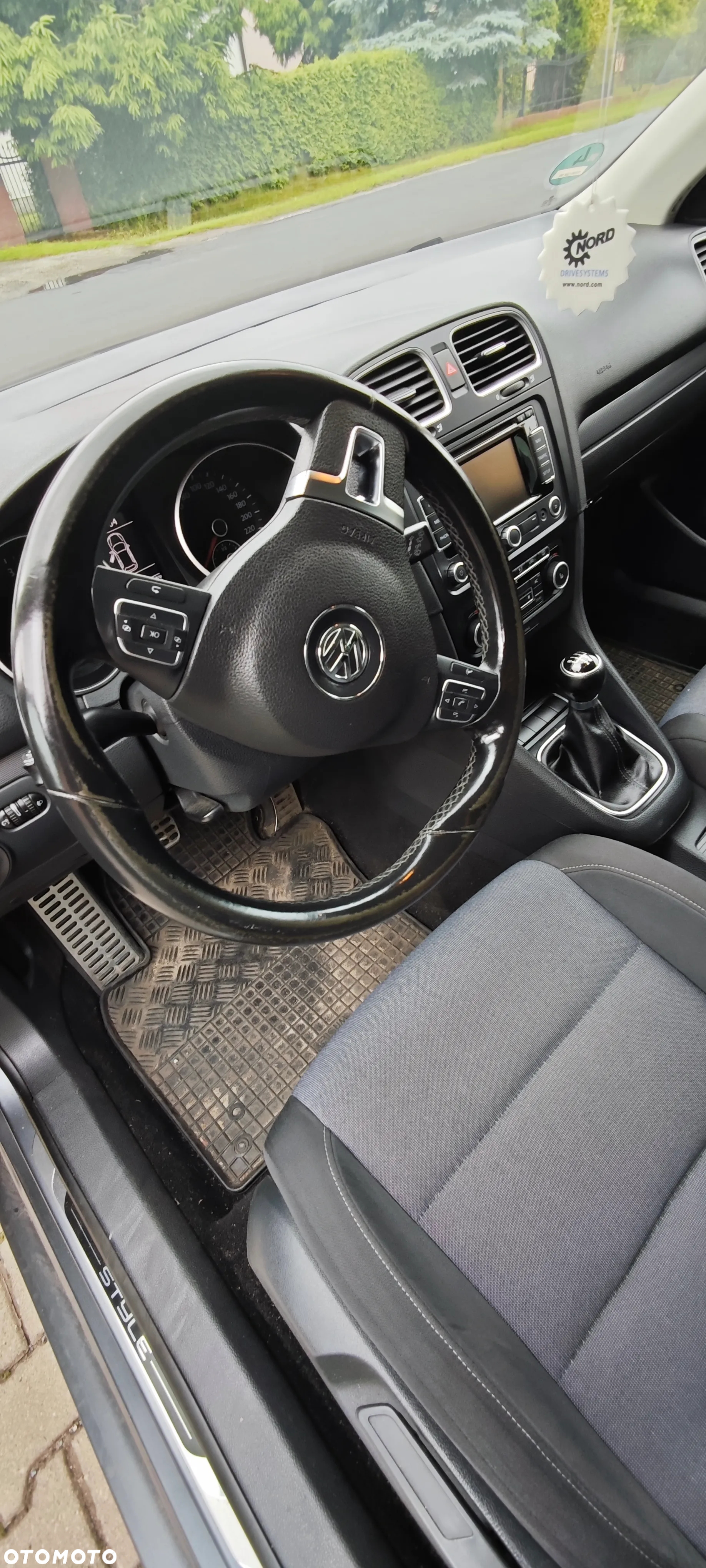 Volkswagen Golf 1.6 TDI DPF Style - 11