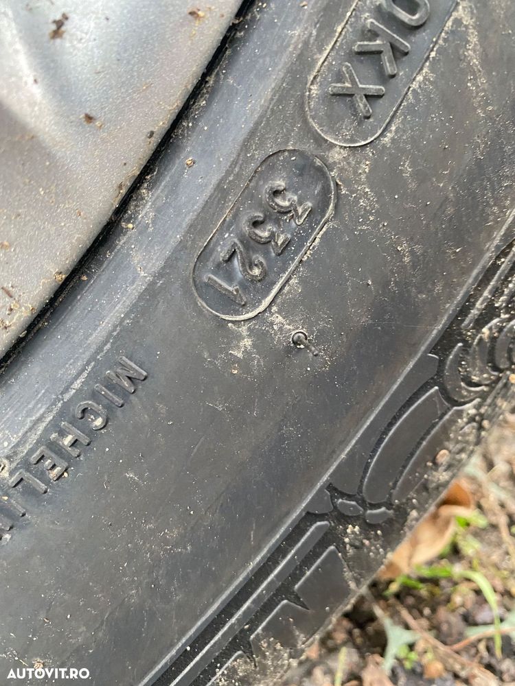 Jaguar F-Pace 35t AWD Portfolio - 12