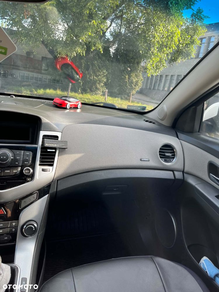 Chevrolet Cruze - 18