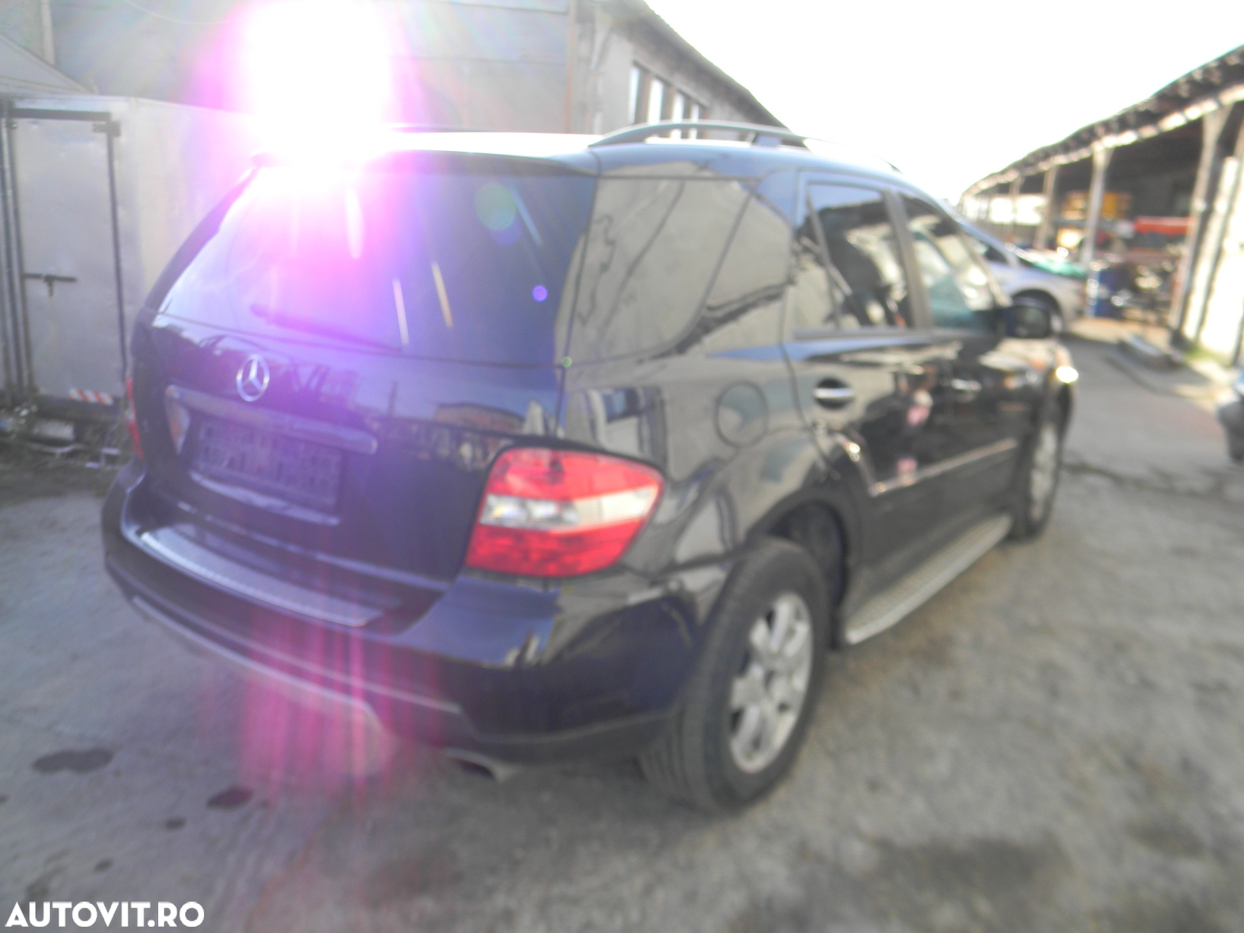 Dezmembrari  Mercedes-Benz ML / M-CLASS (W164)  2005  > 0000 ML 300 C - 4