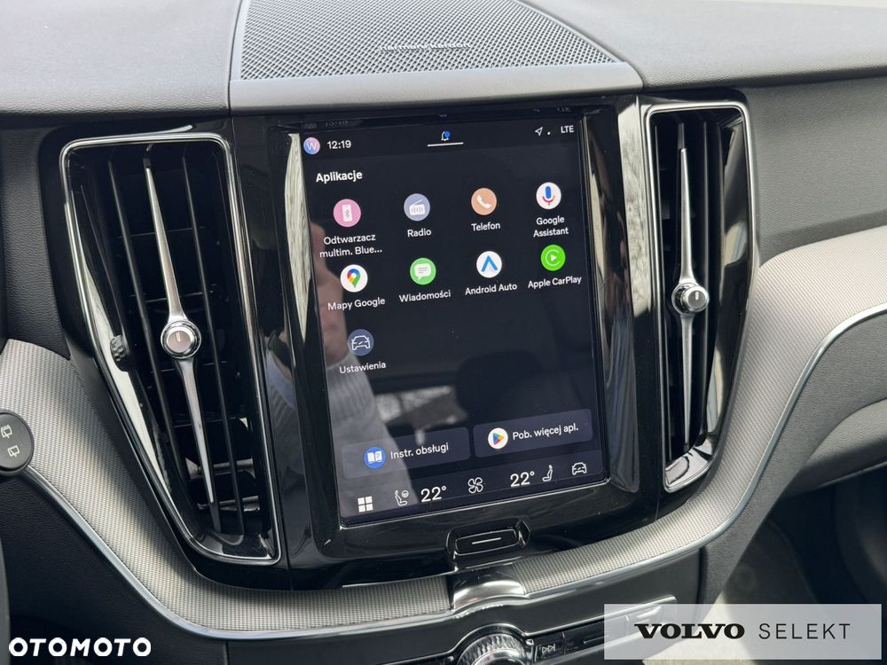 Volvo XC 60 B4 D AWD Plus Dark - 24