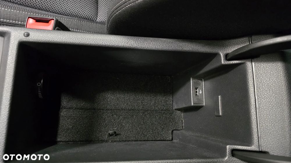 Skoda Superb 2.0 TDI SCR 4x4 Sportline DSG - 34