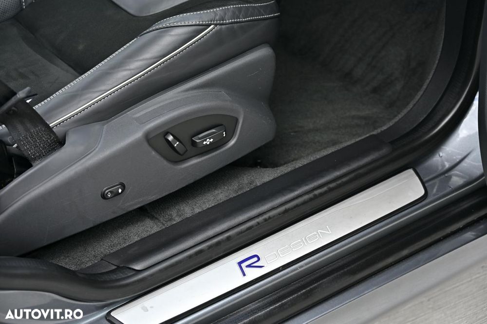 Volvo XC 60 D5 AWD Geartronic Momentum - 29