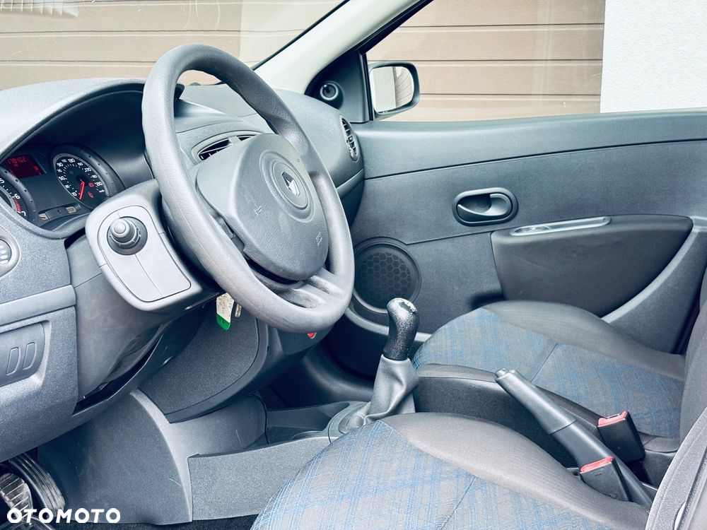 Renault Clio 1.2 16V Authentique - 11