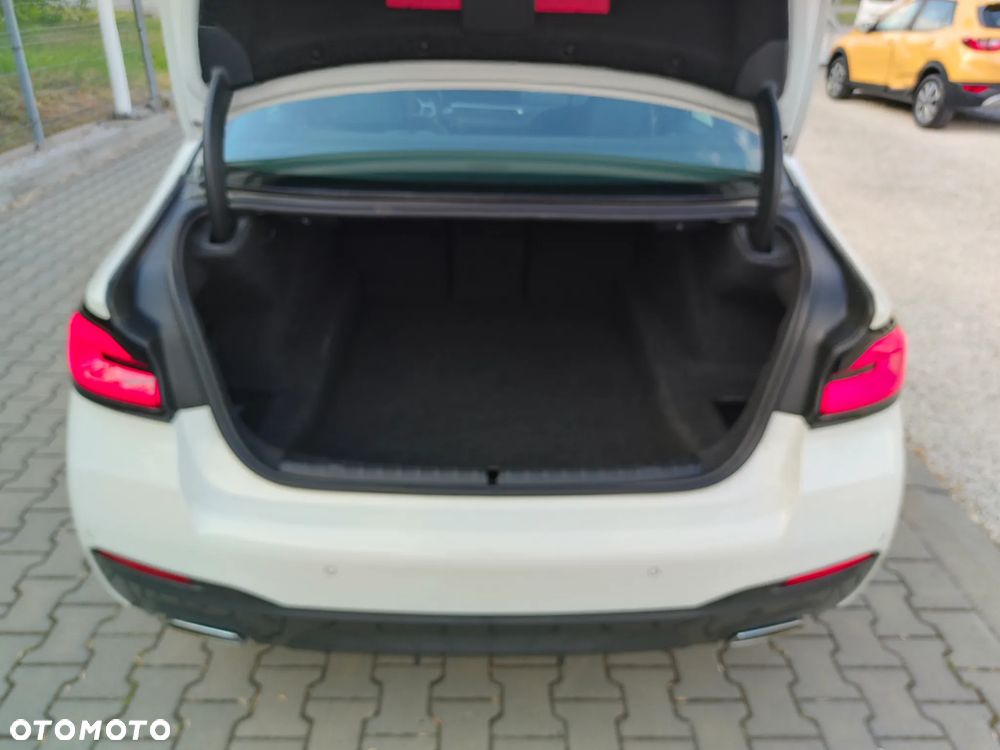 BMW Seria 5 518d mHEV M Sport sport - 27
