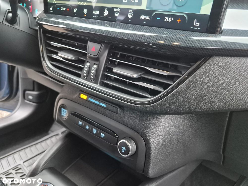 Ford Focus 1.0 EcoBoost Hybrid ST-LINE - 24