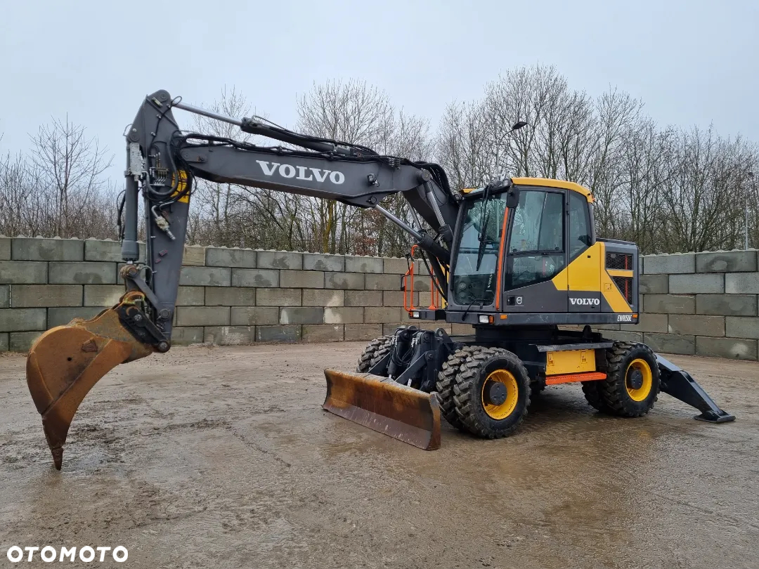 Volvo EWR 150E compact koparka kołowa - 3