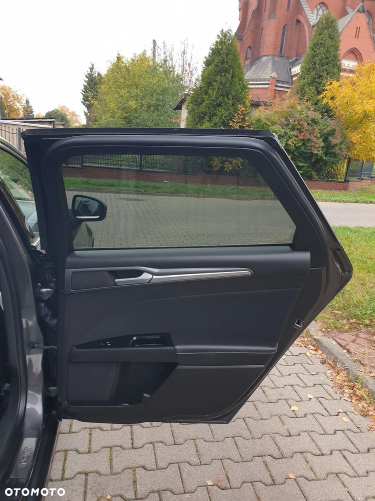 Ford Mondeo 2.0 TDCi Titanium PowerShift - 32