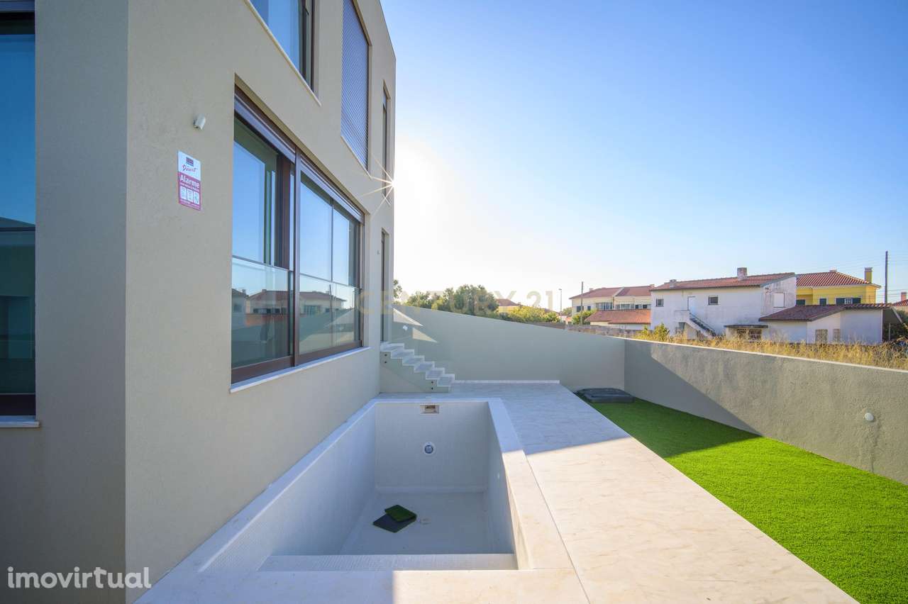 Moradia T3 com piscina e jardim privativo - Cascais - Grande imagem: 3/32