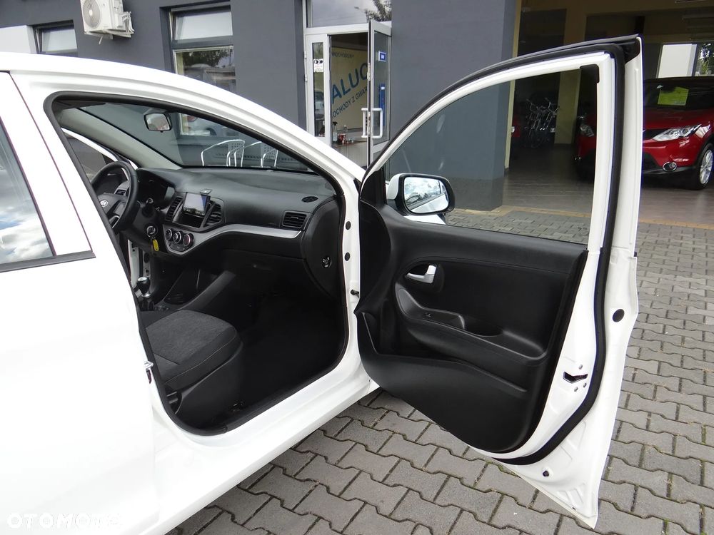 Kia Picanto 1.0 Dream Team Edition - 32