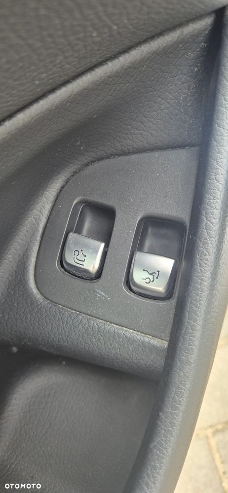 Mercedes-Benz Klasa E 220 d 4-Matic All-Terrain - 12