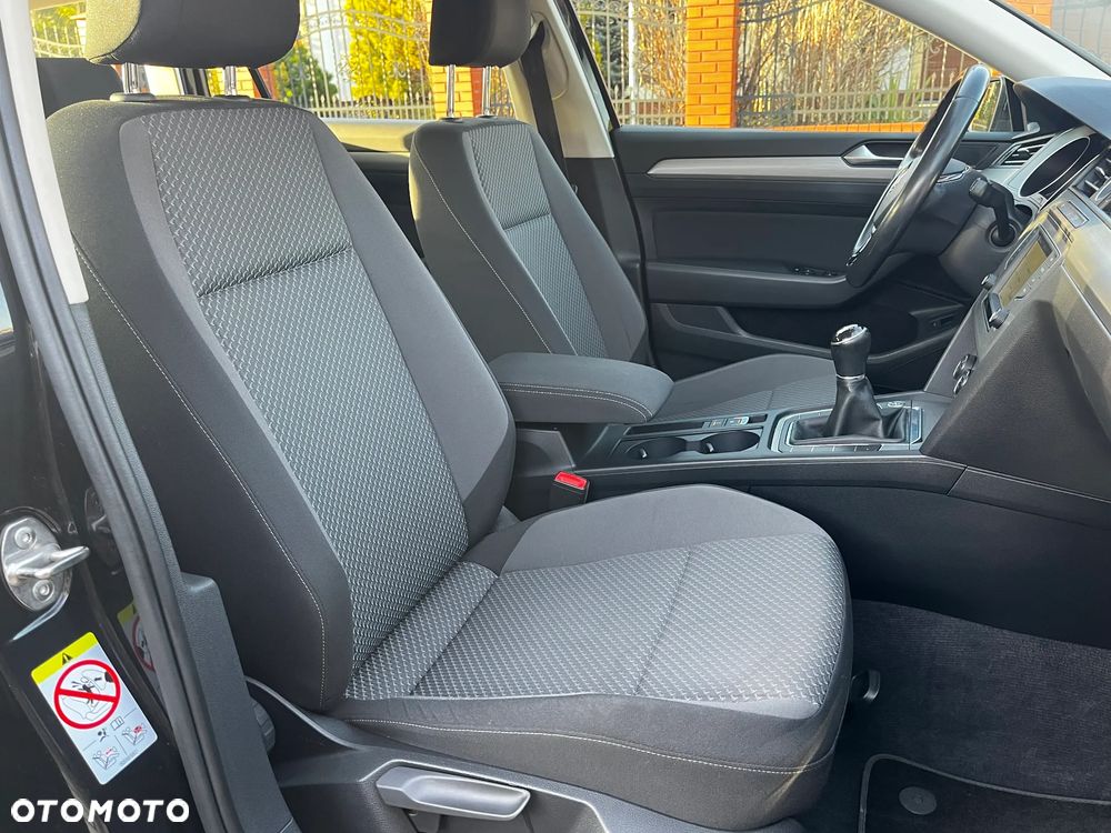 Volkswagen Passat 1.4 TSI BMT Trendline - 11