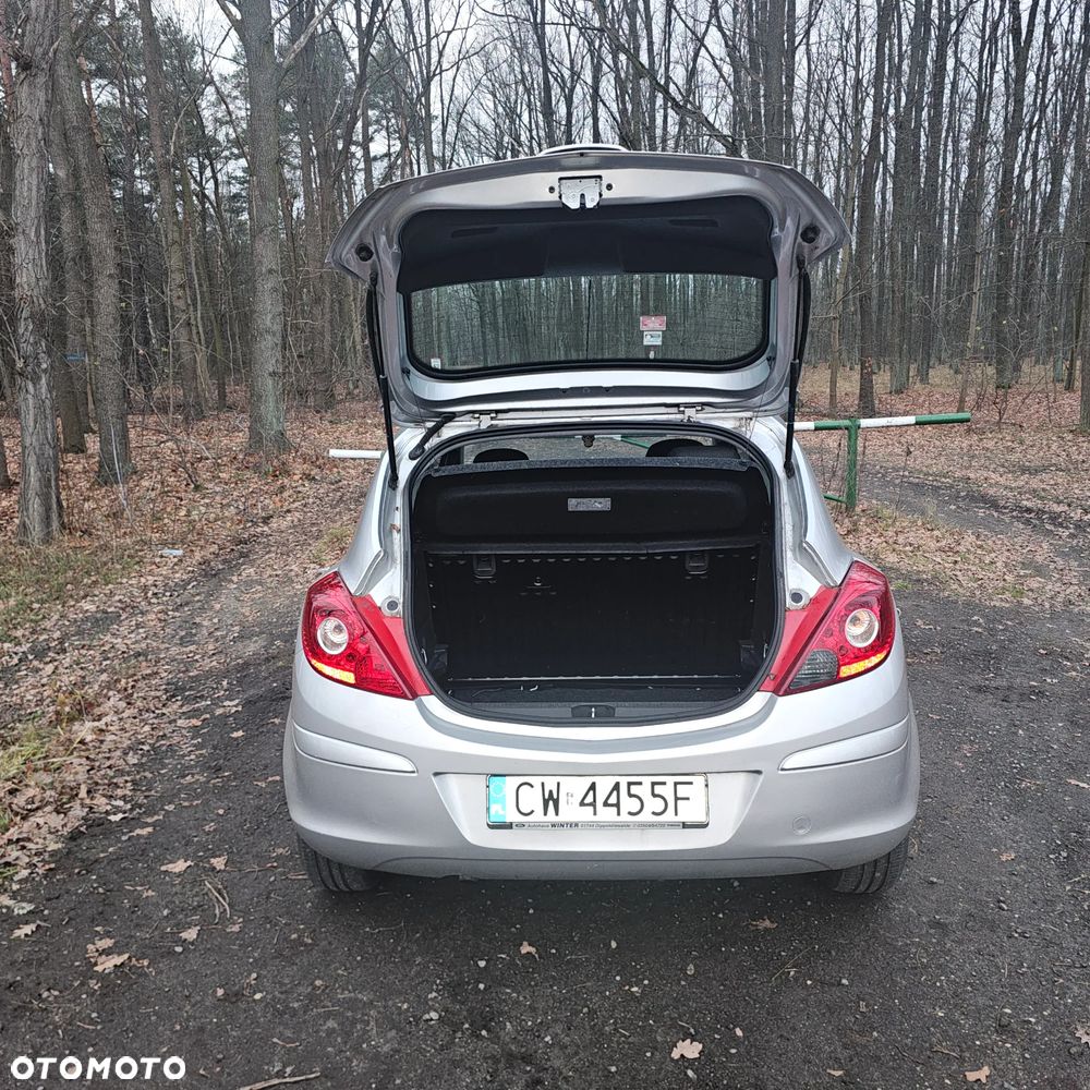 Opel Corsa 1.4 16V - 12