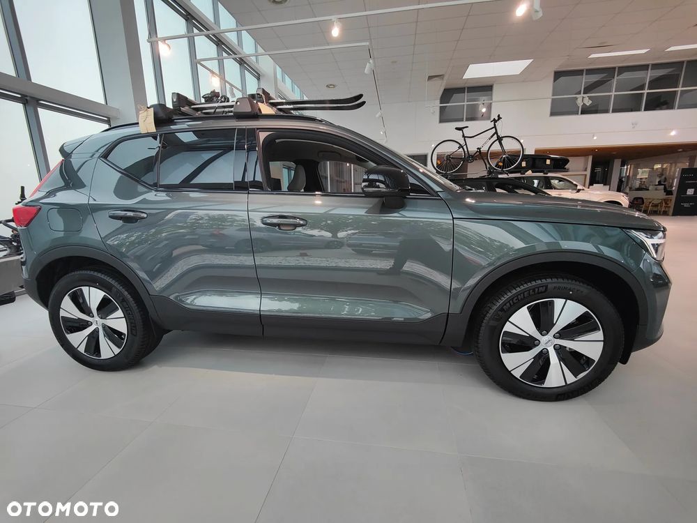 Volvo XC 40 B3 Plus Dark - 4